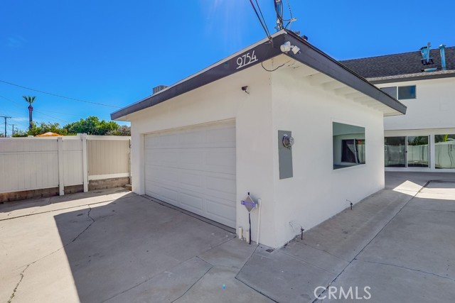9754 Swinton Avenue, North Hills CA: https://media.crmls.org/medias/ab6bf66e-bbdf-4c1e-96a2-a3fb3b0bb4e4.jpg