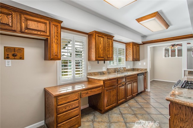 Detail Gallery Image 16 of 47 For 740 E Parkdale Dr, San Bernardino,  CA 92404 - 4 Beds | 2/1 Baths