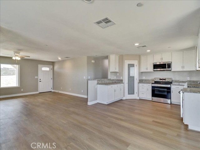 Detail Gallery Image 11 of 42 For 55540 Massachusets Ave, Landers,  CA 92285 - 3 Beds | 2 Baths