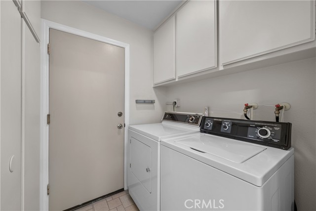 Detail Gallery Image 14 of 44 For 621 Westchester Ln, Thousand Oaks,  CA 91320 - 3 Beds | 2/1 Baths