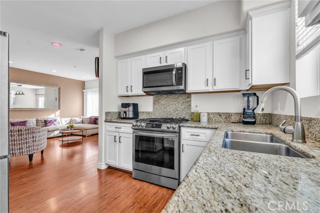 Detail Gallery Image 6 of 29 For 4842 Sapphire, Cypress,  CA 90630 - 3 Beds | 2/1 Baths