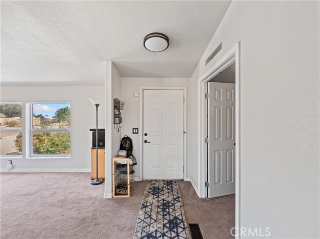 Detail Gallery Image 14 of 45 For 23099 Lucilla Rd, Apple Valley,  CA 92308 - 3 Beds | 2/1 Baths