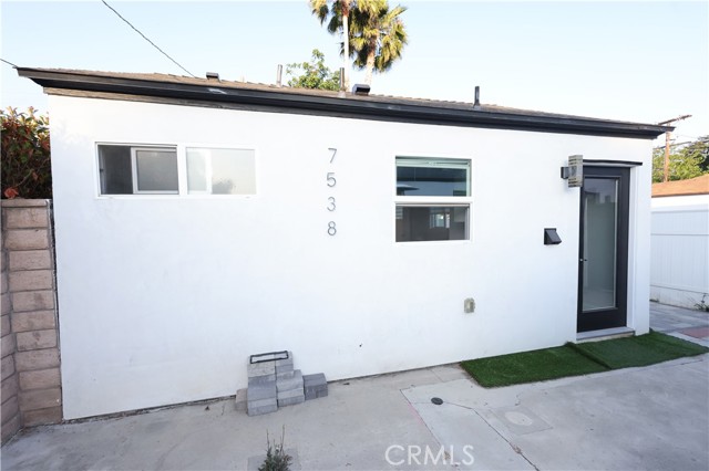 7538 Gaviota Avenue, Van Nuys CA: https://media.crmls.org/medias/ab6ea69c-c5b6-490e-b7cb-9e783d8b97da.jpg