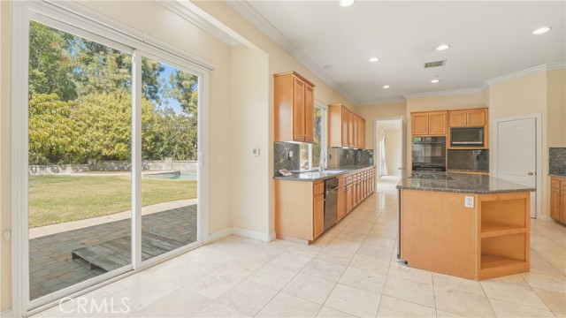 Detail Gallery Image 27 of 71 For 4469 La Serena, Yorba Linda,  CA 92886 - 4 Beds | 3/1 Baths