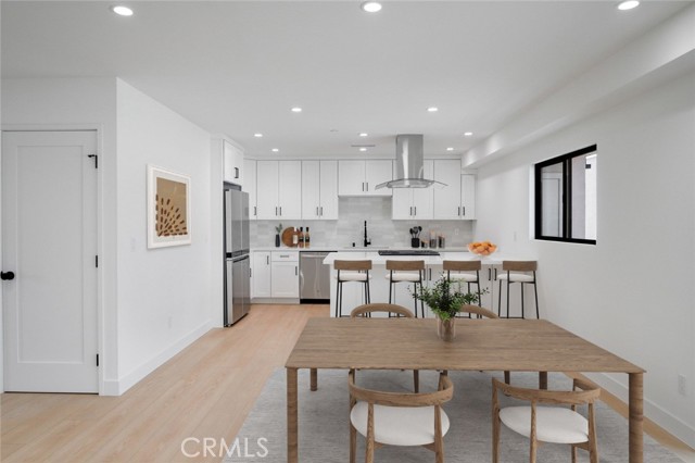 Detail Gallery Image 5 of 12 For 1334 9th St #2,  Santa Monica,  CA 90401 - 2 Beds | 2 Baths