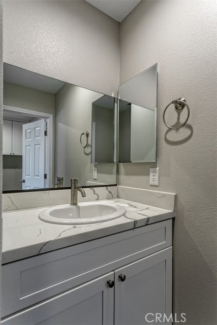 Detail Gallery Image 9 of 25 For 13033 Casco Rd, Apple Valley,  CA 92345 - 4 Beds | 2/1 Baths