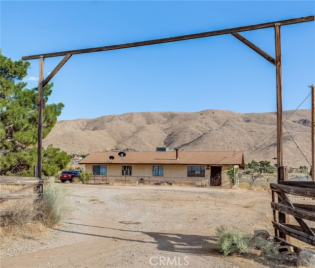 Detail Gallery Image 1 of 18 For 22831 Ocotillo Way, Apple Valley,  CA 92308 - 4 Beds | 2 Baths