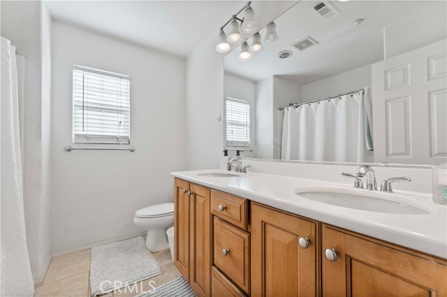 15601 N Peak Lane, Fontana CA: https://media.crmls.org/medias/ab710d8b-7ca2-4fe8-807b-62b467ab2b1a.jpg