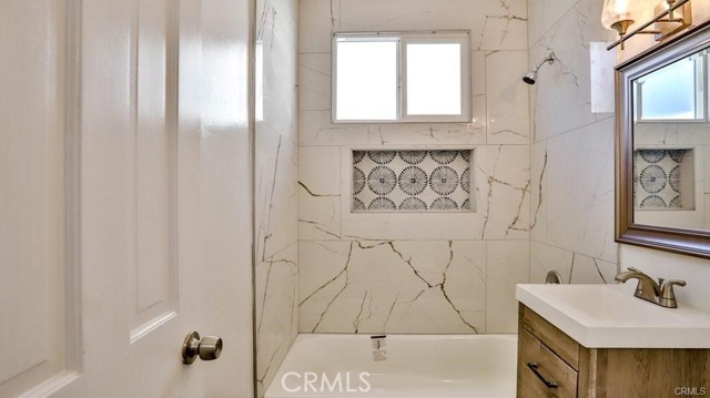 Detail Gallery Image 31 of 35 For 1877 S Cloverdale Ave, Los Angeles,  CA 90019 - – Beds | – Baths