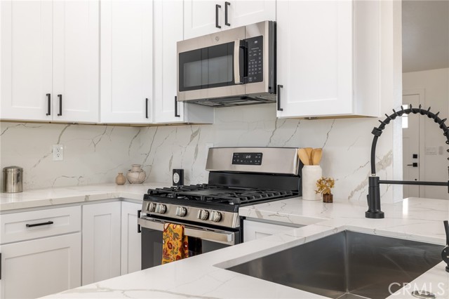 Detail Gallery Image 15 of 36 For 22717 Itasca Rd, Apple Valley,  CA 92308 - 3 Beds | 2 Baths