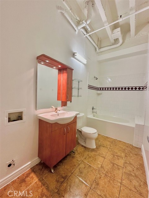 Detail Gallery Image 9 of 15 For 312 W 5th St #426,  Los Angeles,  CA 90013 - 1 Beds | 1 Baths