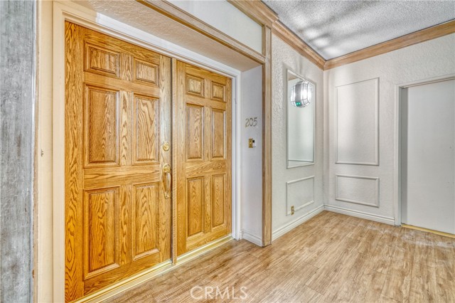 Double Door Grand Entrance