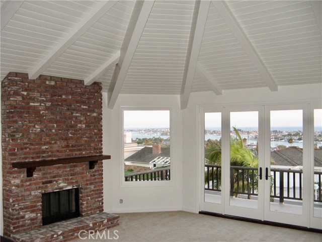 Detail Gallery Image 18 of 31 For 900 Kings, Newport Beach,  CA 92663 - 5 Beds | 3/1 Baths