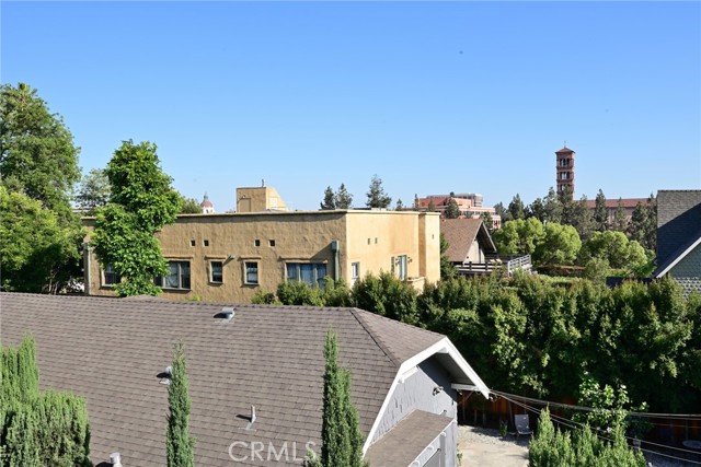 425 N Raymond Avenue, Pasadena CA: https://media.crmls.org/medias/ab743c9a-011f-4f4b-b6d6-1890a42696ab.jpg