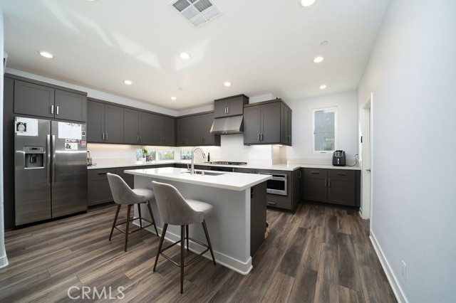 Detail Gallery Image 32 of 37 For 430 Transport, Tustin,  CA 92782 - 4 Beds | 3/1 Baths