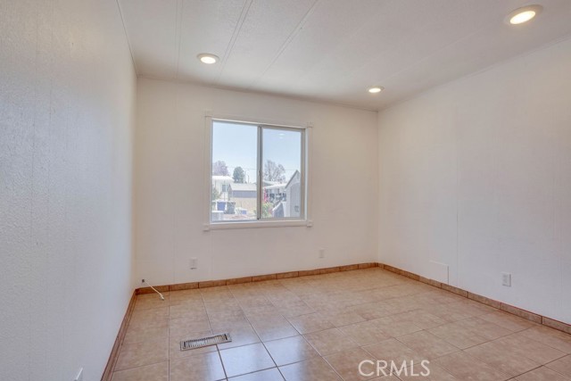 Detail Gallery Image 15 of 22 For 1855 E Riverside Dr #370,  Ontario,  CA 91761 - 3 Beds | 2 Baths