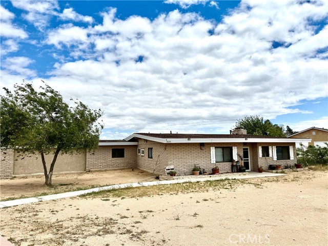9850 Arroyo Avenue, Hesperia CA: https://media.crmls.org/medias/ab74d99b-55d6-492e-ab19-ee4cdd8eb2da.jpg