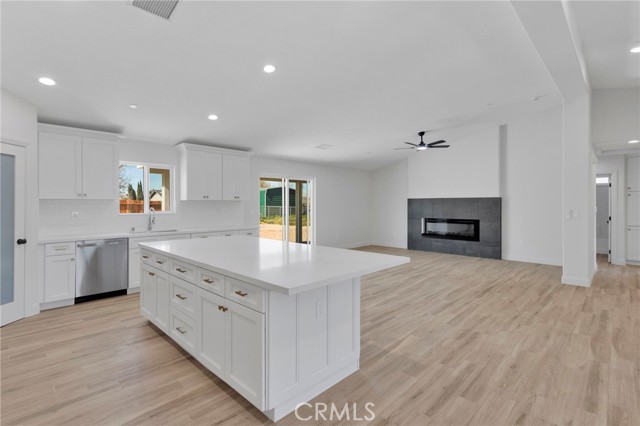 Detail Gallery Image 11 of 45 For 9432 Wasco, Hesperia,  CA 92345 - 4 Beds | 2/1 Baths