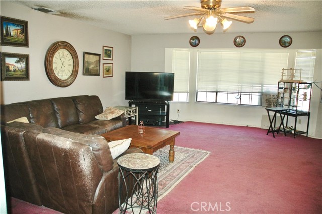 30717 Seminole Drive, Coarsegold CA: https://media.crmls.org/medias/ab76abd7-d676-4905-85ba-bf32635538b4.jpg