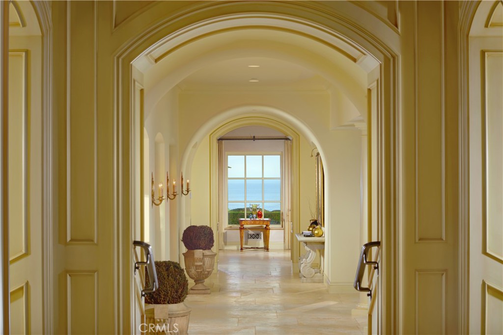 https://media.crmls.org/medias/ab776e1f-5a4c-4198-9ba2-2ab97b9ab84f.jpg?preset=X-Large