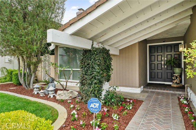 Detail Gallery Image 3 of 35 For 1660 W Sallie Ln, Anaheim,  CA 92802 - 4 Beds | 2 Baths