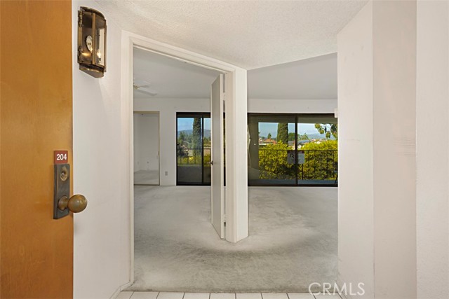 Detail Gallery Image 6 of 36 For 17607 Pomerado Rd #204,  San Diego,  CA 92128 - 2 Beds | 2 Baths