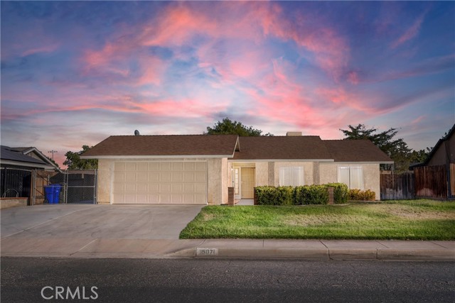 Detail Gallery Image 1 of 1 For 15071 Whitekirk Dr, Victorville,  CA 92394 - 3 Beds | 2 Baths