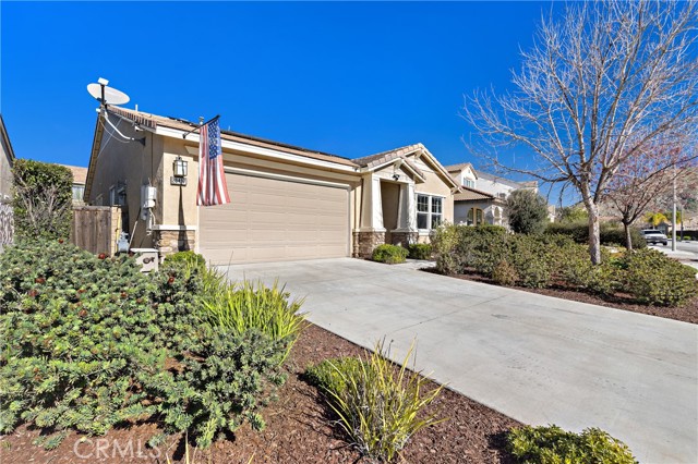 Detail Gallery Image 2 of 48 For 29497 Wooden Boat, Menifee,  CA 92585 - 3 Beds | 2 Baths