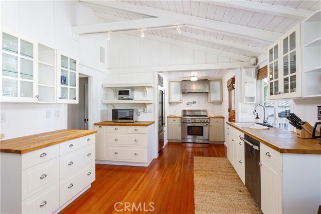 1215 Brangwyn Way, Laguna Beach CA: https://media.crmls.org/medias/ab788ef5-9a41-4fd7-ae99-42d4ca85ad65.jpg