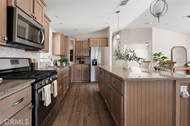 2239 Black Canyon Rd, Ramona CA: https://media.crmls.org/medias/ab78a1f9-32d9-4761-9291-ec4b34c6b6ea.jpg