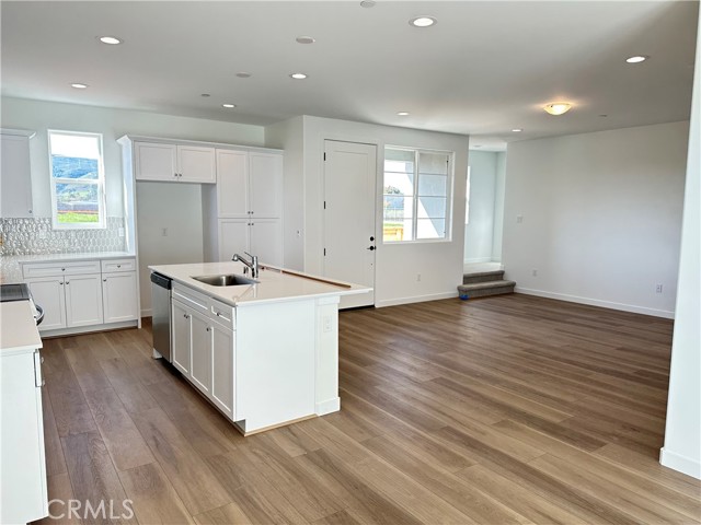 Detail Gallery Image 8 of 17 For 226 Memphis Belle Way, San Luis Obispo,  CA 93401 - 3 Beds | 2/1 Baths