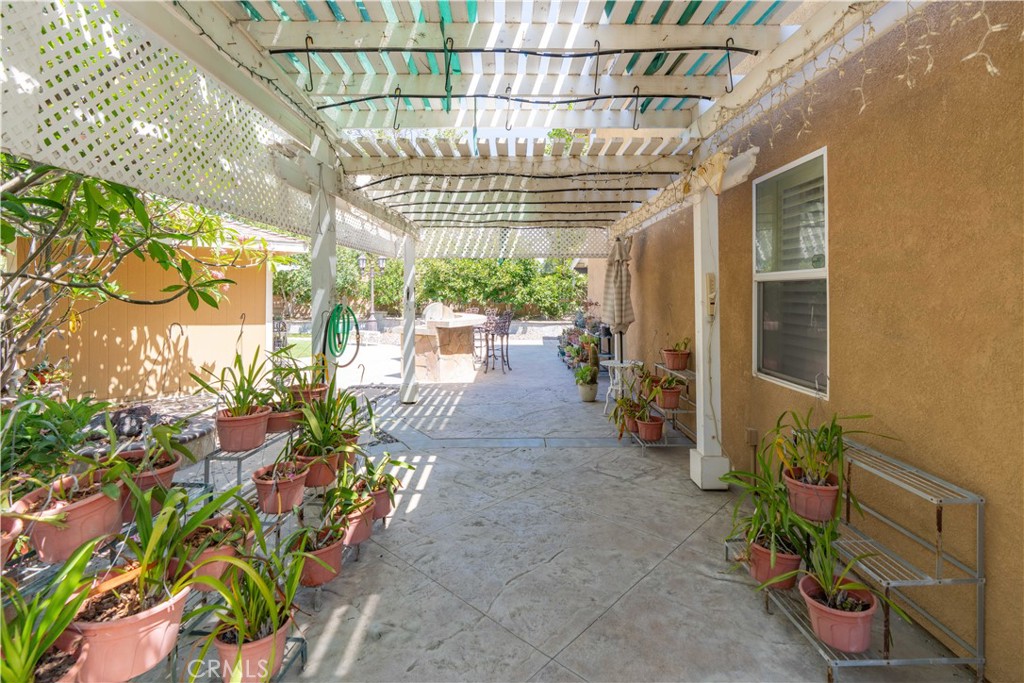 https://media.crmls.org/medias/ab792924-9ad7-4f3a-9eb7-b8950ab9cfed.jpg?preset=X-Large