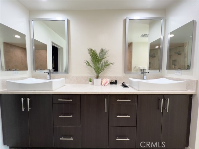 53 Gramercy, Irvine CA: https://media.crmls.org/medias/ab792b3d-4800-4a67-8b47-c8ed10631bfc.jpg