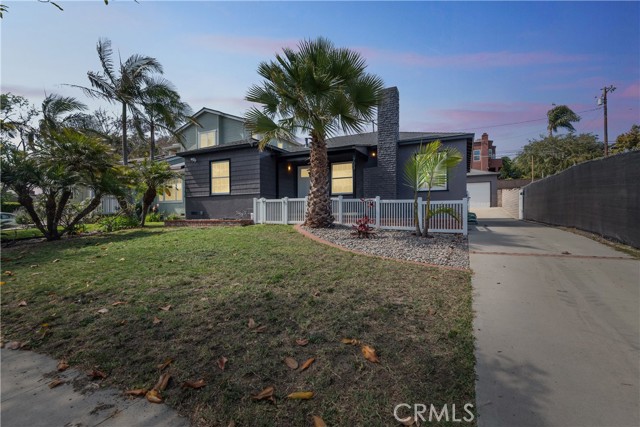 703 Avenue D, Redondo Beach, California 90277, 3 Bedrooms Bedrooms, ,1 BathroomBathrooms,Residential,For Sale,Avenue D,TR26093549