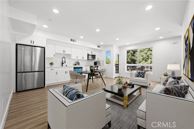 6702 Kester Avenue, Van Nuys CA: https://media.crmls.org/medias/ab7a56c8-657c-4246-ba05-d222c550f73c.jpg
