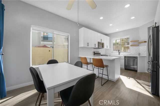11544 Treeview Court, Moorpark CA: https://media.crmls.org/medias/ab7bd10f-2c08-487a-b453-ccbb21e9b2e5.jpg