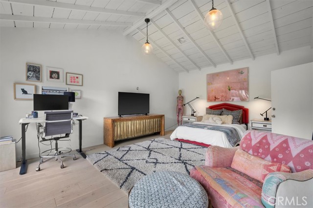 1012 10th Street, Manhattan Beach CA: https://media.crmls.org/medias/ab7bd583-67bc-4da7-b723-614926f073dd.jpg