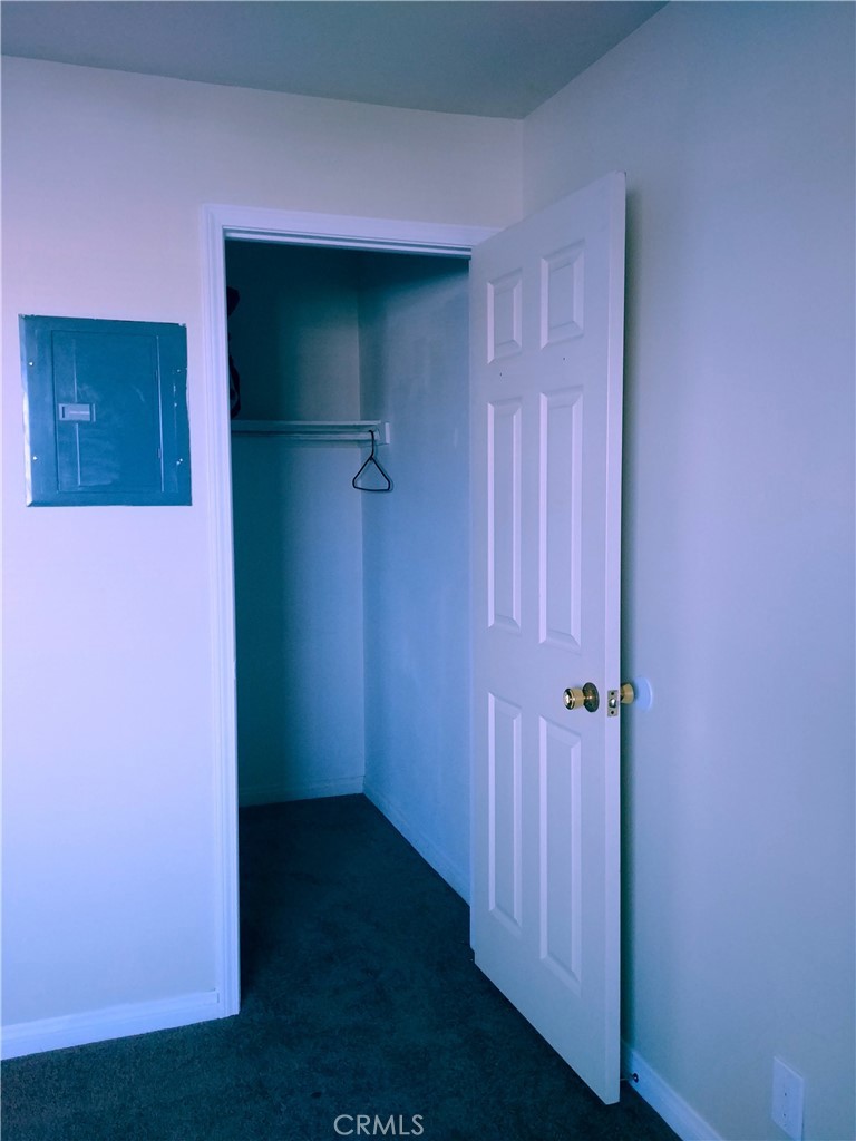 https://media.crmls.org/medias/ab7c3aa0-0a50-4872-bae8-9137e658d4b1.jpg?preset=X-Large
