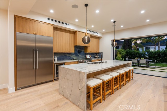 1721 Oak Avenue, Manhattan Beach CA: https://media.crmls.org/medias/ab7c558f-2981-4e4a-b935-5676a7b38bf3.jpg