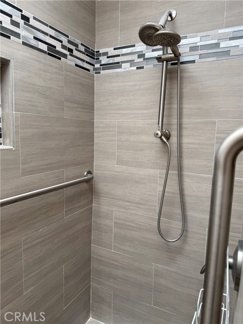 305 21st Street, Huntington Beach CA: https://media.crmls.org/medias/ab7d111b-9f1f-4d7e-8c40-575e49cfcbaf.jpg