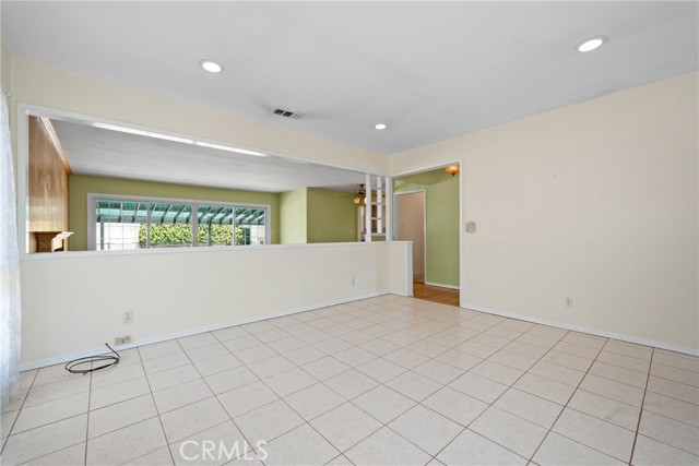 Detail Gallery Image 8 of 26 For 3048 Knoxville Ave, Long Beach,  CA 90808 - 3 Beds | 1/1 Baths
