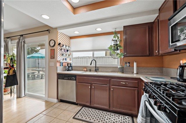 Detail Gallery Image 25 of 38 For 693 Picacho Ct, Oceanside,  CA 92057 - 3 Beds | 2 Baths
