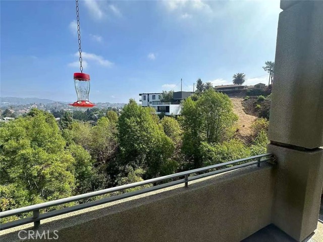 Detail Gallery Image 20 of 32 For 1218 Olancha Dr, Los Angeles,  CA 90065 - 3 Beds | 2/1 Baths