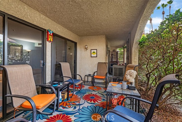 200 E Racquet Club Rd, Palm Springs CA: https://media.crmls.org/medias/ab7f749e-fd7b-439a-9e6e-46baed89d957.jpg