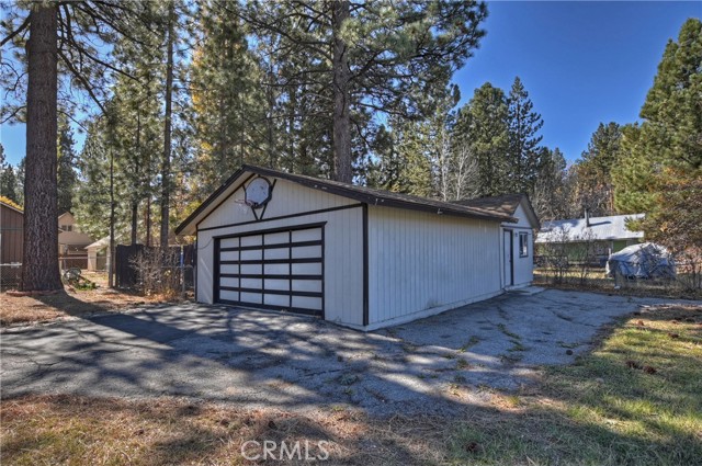 Detail Gallery Image 40 of 45 For 334 Jeffries Rd, Big Bear Lake,  CA 92315 - 1 Beds | 2 Baths