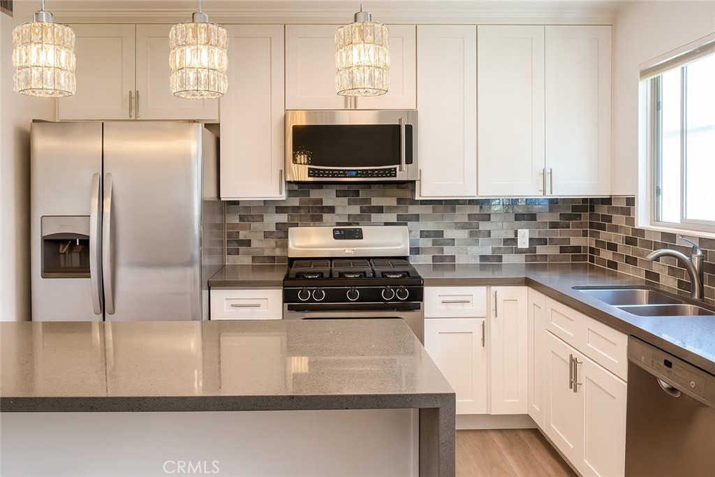 6301 Coldwater Canyon