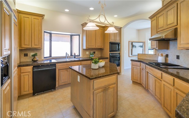 Detail Gallery Image 10 of 33 For 570 Jenny Pl, Arroyo Grande,  CA 93420 - 3 Beds | 2/1 Baths