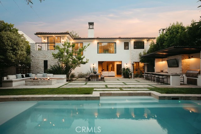 10 Seabluff, Newport Beach CA: https://media.crmls.org/medias/ab81559b-edfb-436f-976c-addaca8a7d51.jpg