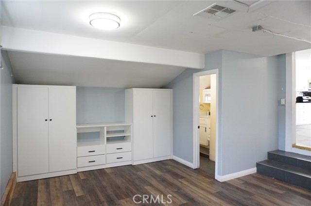 10109 Noble Avenue, Mission Hills (San Fernando) CA: https://media.crmls.org/medias/ab81b0c7-c5cb-4f27-914d-fbdaae720fec.jpg