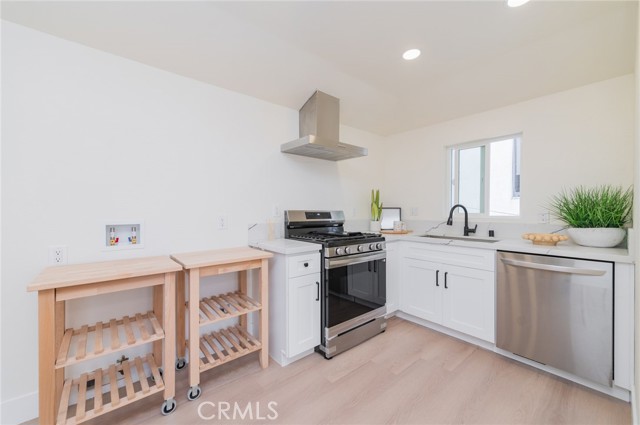 Detail Gallery Image 25 of 53 For 920 W Balboa, Newport Beach,  CA 92661 - 4 Beds | 4 Baths